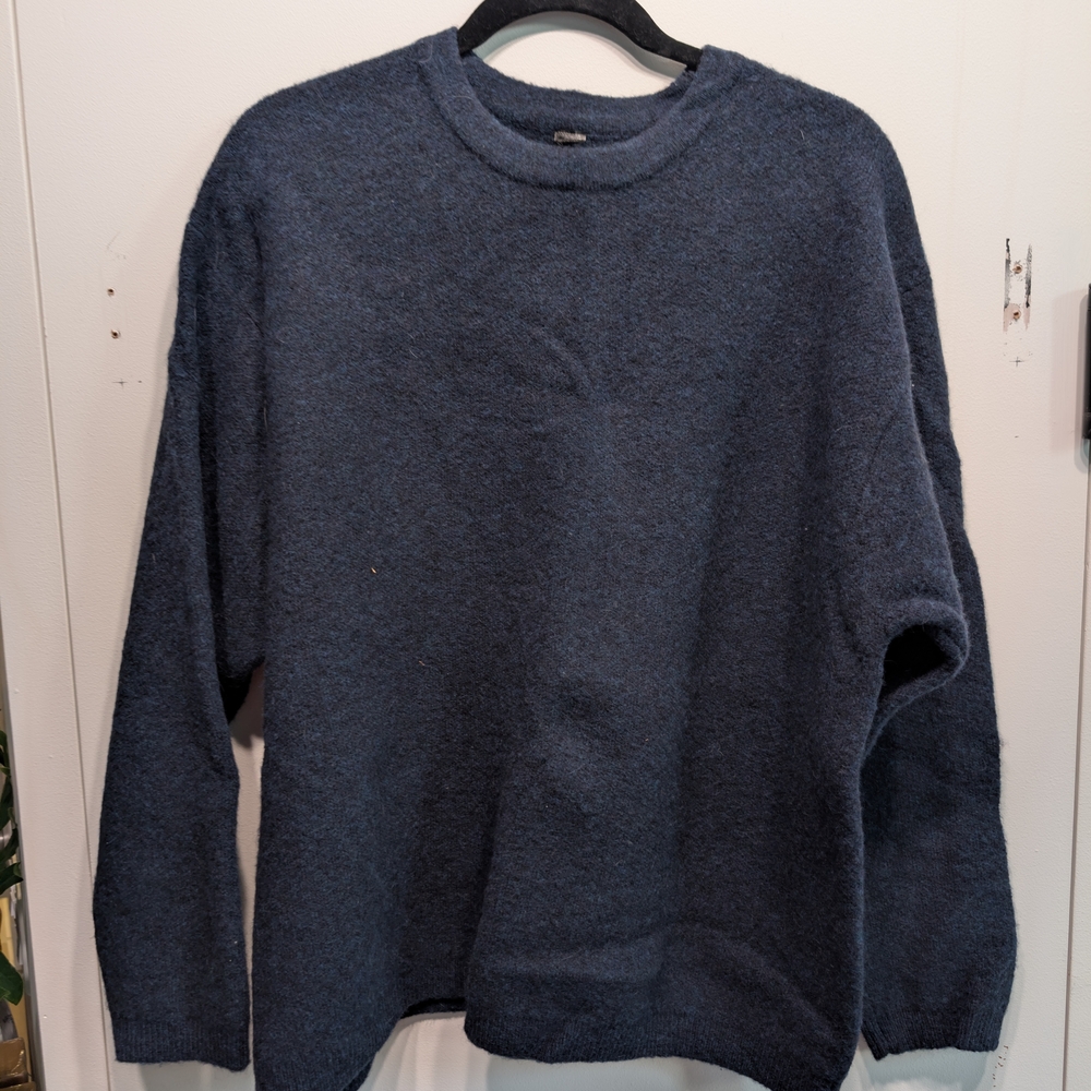 lululemon athletica Alpaca Wool Blended Navy Crewneck Sweater - Medium